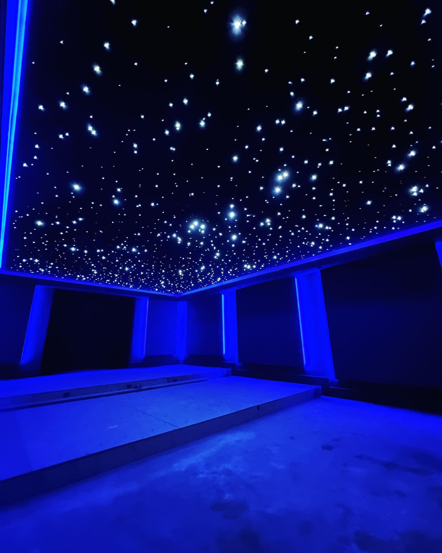 Starry-sky stretch ceiling with fiber-optic lights
